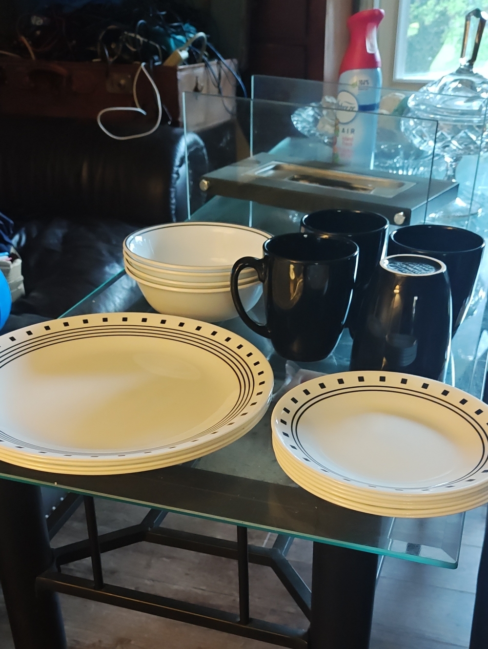 Corelle 18pc Set - Picture 2 of 3